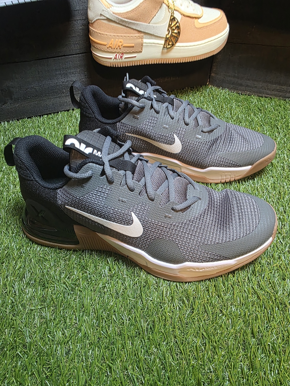 Nike 10 Men’s Air Max Alpha Trainer 5 Grey with Gum Sole